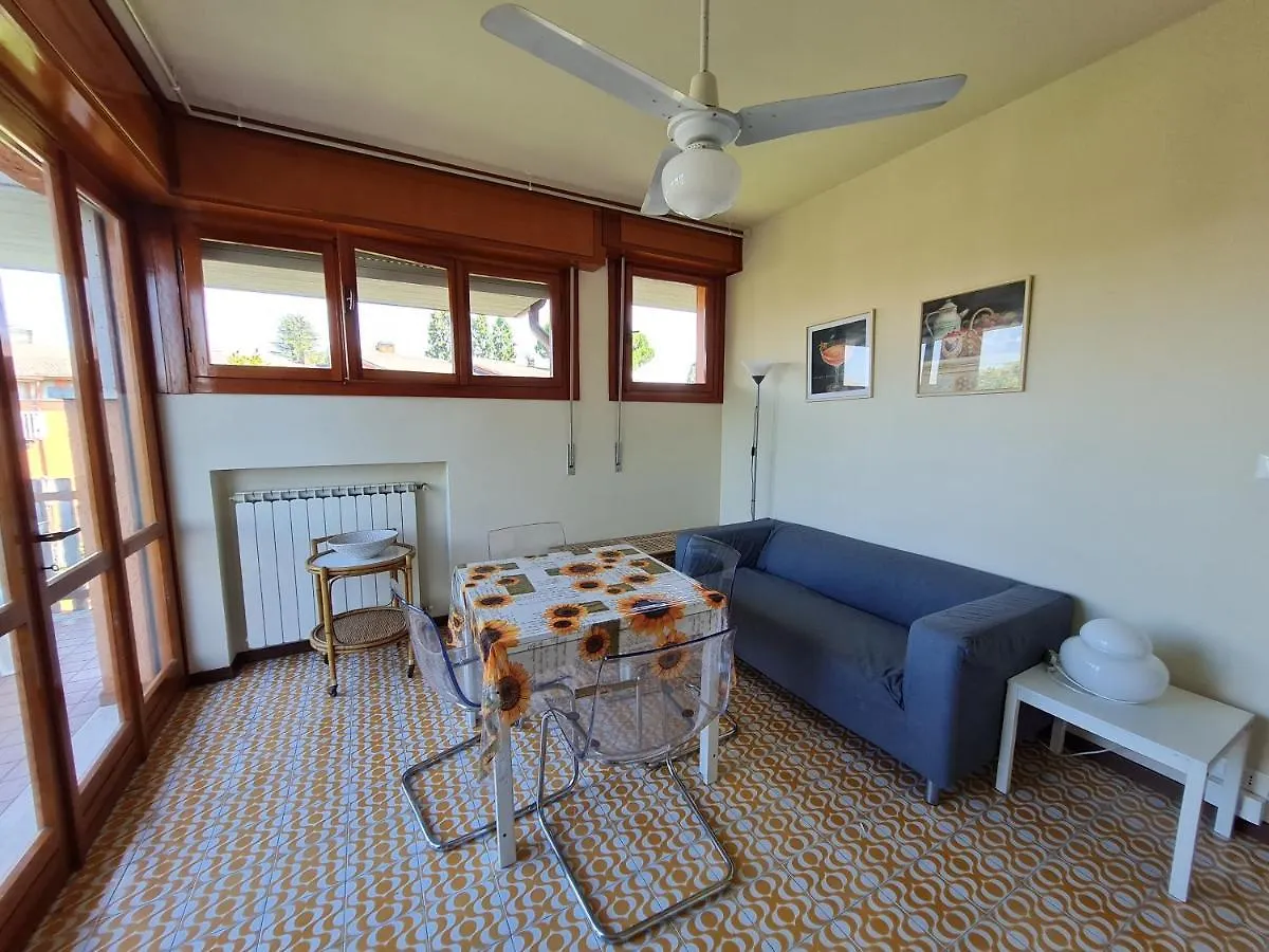 Easy Apartments Peschiera Peschiera del Garda 0*,  Italia