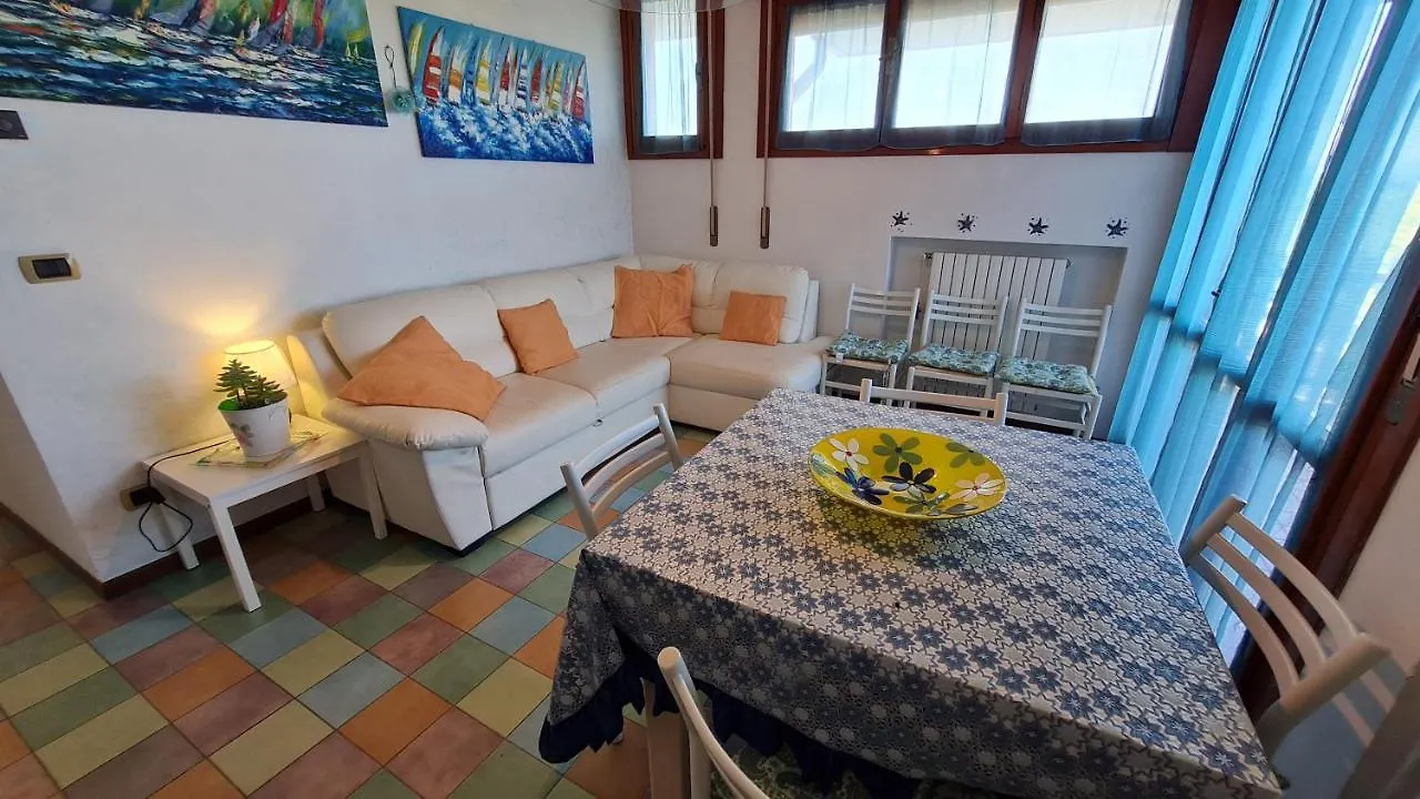 Easy Apartments Peschiera Peschiera del Garda 0*,  Italia